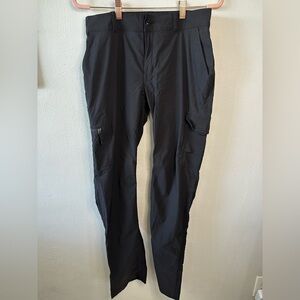 The North‎ face lightweight hiking cargo pant size 2 Black